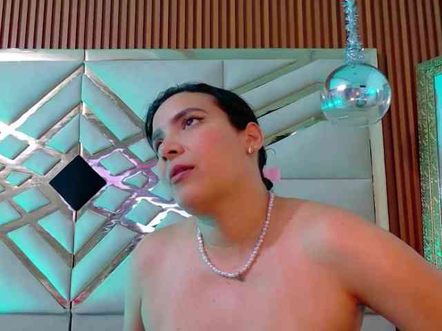 Sexyladyandhot webcam