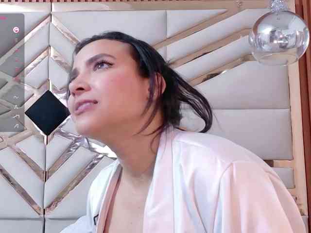 Sexyladyandhot webcam