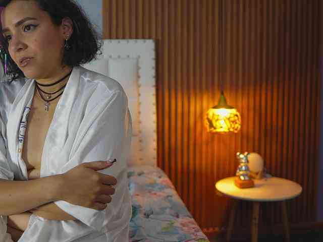 Sexyladyandhot webcam