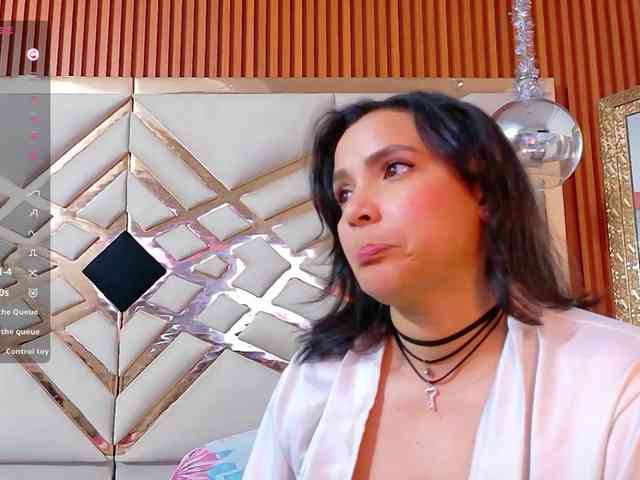 Sexyladyandhot webcam