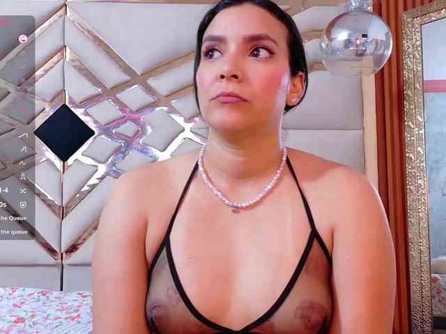 Sexyladyandhot webcam