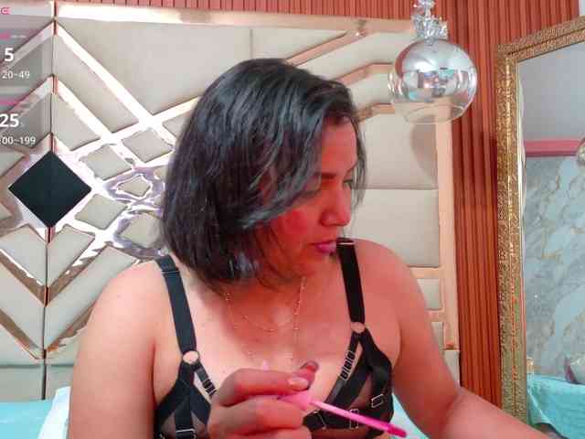 Sexyladyandhot webcam