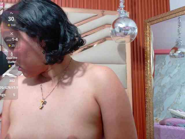 Sexyladyandhot webcam