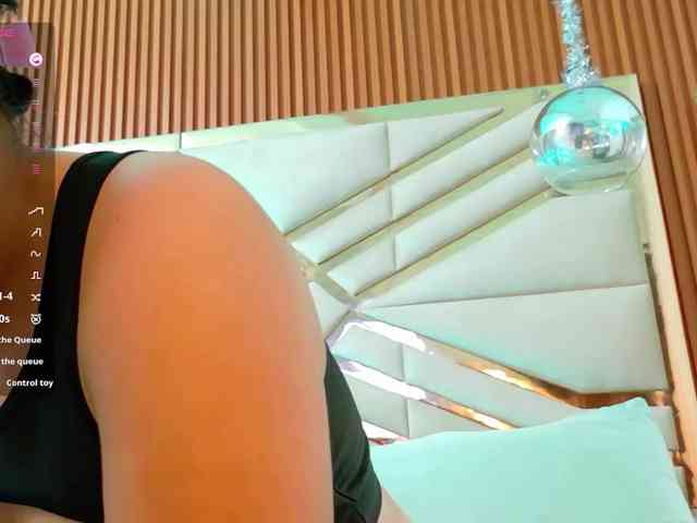 Sexyladyandhot webcam