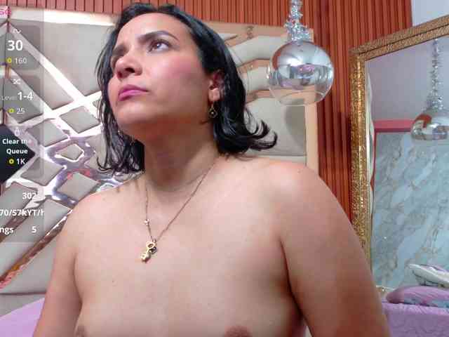 Sexyladyandhot webcam