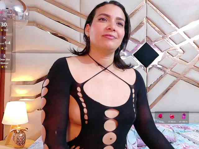 Sexyladyandhot webcam