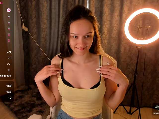 Falcon_Baby webcam