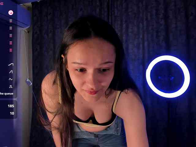 Falcon_Baby webcam
