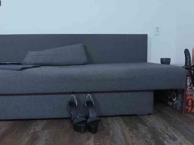 Crazymomentss webcam