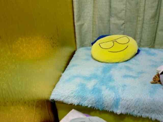 xxLoveOneHeart webcam