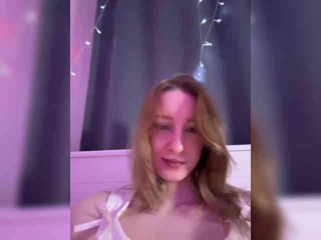 Este modelo está ao vivo agora. MisaMarkisa