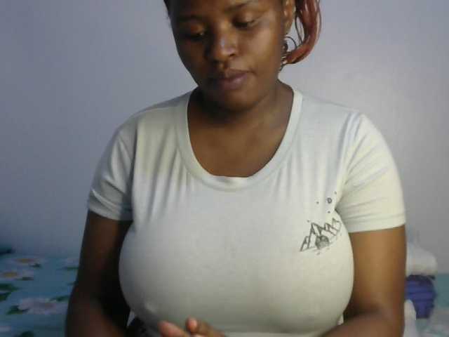 sexyhazel live cam on BongaCams