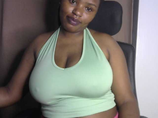 le modèle Sexyhazel est en webcam porno dans un show sur le site bongacams, il possède les tags suivants: Ebony,Brunette,Hairy