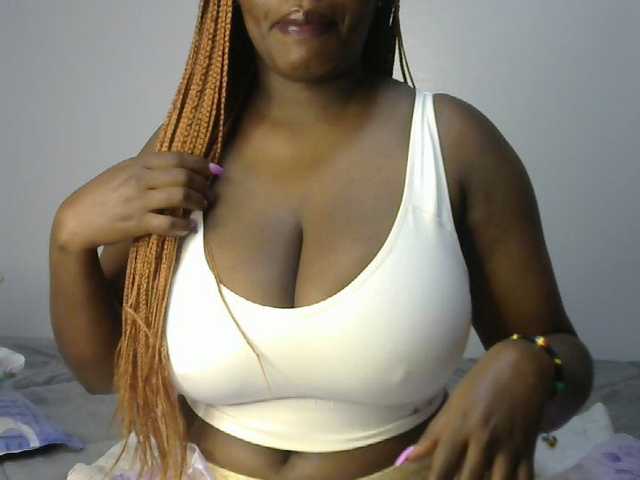 sexyhazel live cam on BongaCams