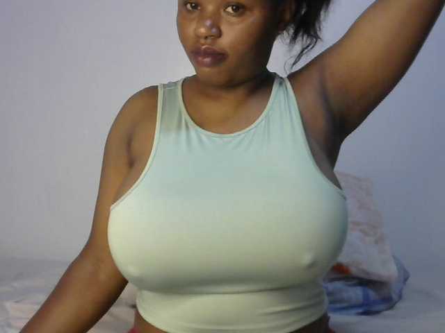 sexyhazel live cam on BongaCams