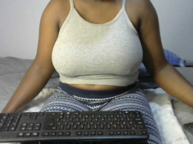 sexyhazel live cam on BongaCams