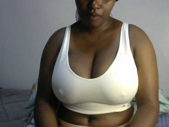 sexyhazel live cam on BongaCams