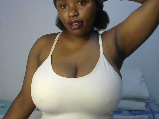 sexyhazel live cam on BongaCams