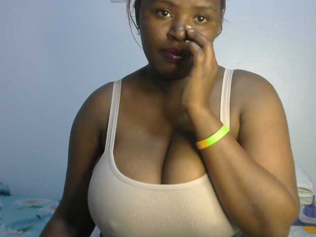 sexyhazel live cam on BongaCams