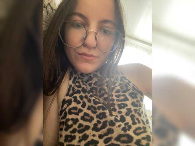 sweet-kiss22 live cam on BongaCams