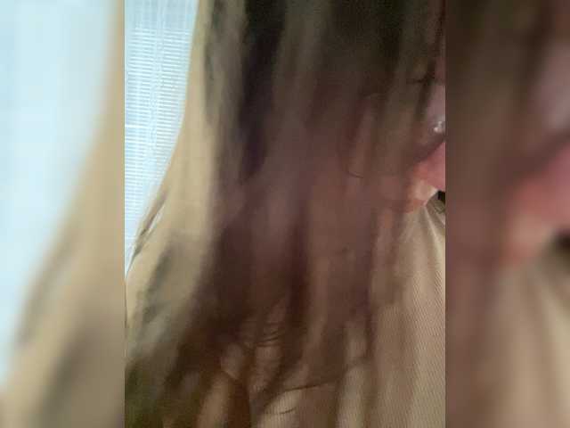 sweet-kiss22 live cam on BongaCams