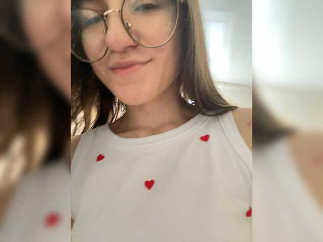 sweet-kiss22 live cam on BongaCams