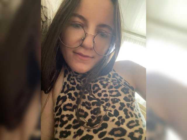 sweet-kiss22 live webcam show