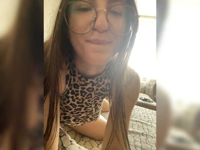 sweet-kiss22 live cam on BongaCams