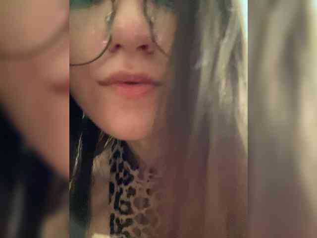 chat with cam Sweet-kiss22