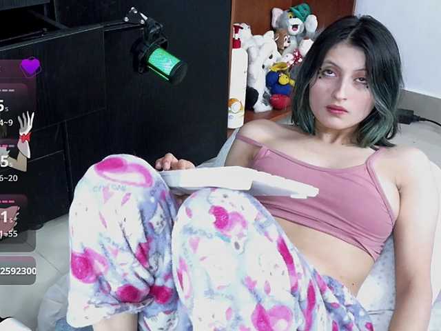 Camila05torres's BongaCams show and profile
