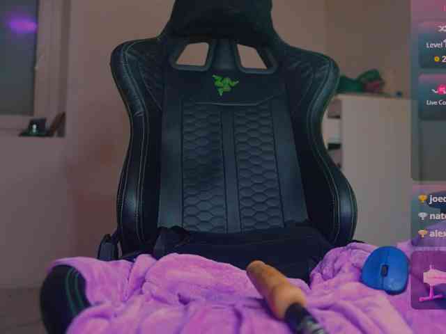 AliceDavidson webcam