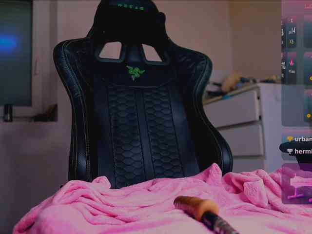 AliceDavidson webcam