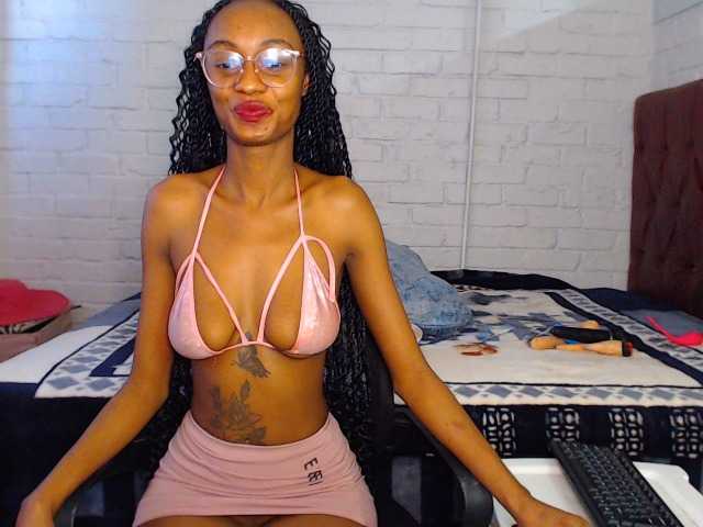 Sexybellaa22 live cam on BongaCams