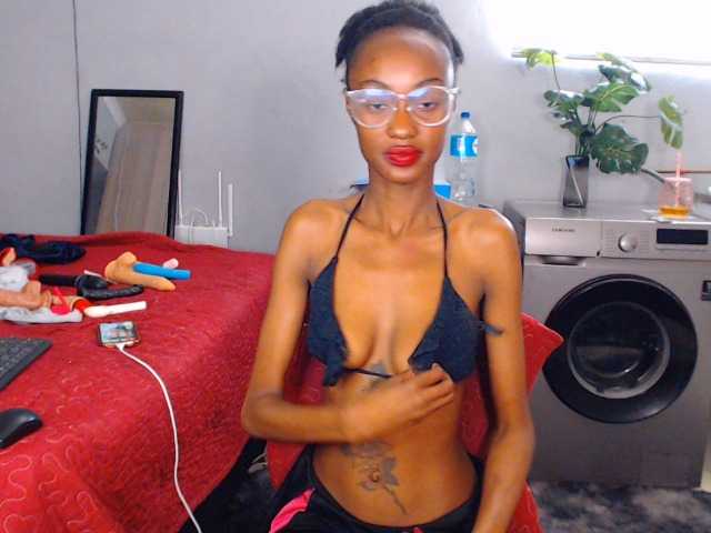 Sexybellaa22 live cam on BongaCams