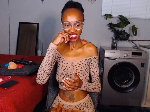 Sexybellaa22 live cam on BongaCams