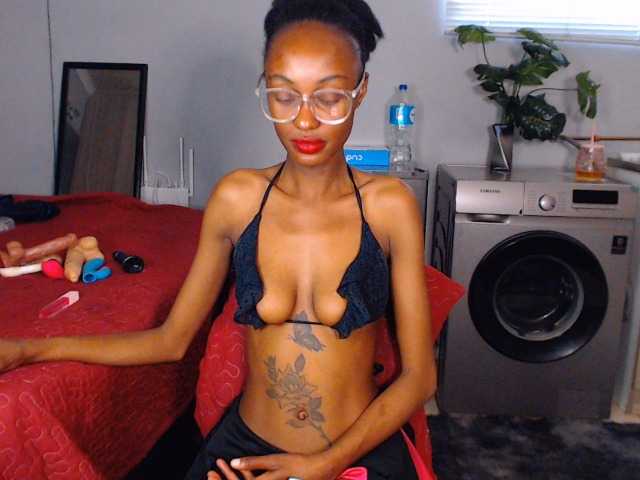 Sexybellaa22 live cam on BongaCams