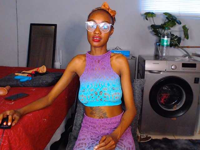 Sexybellaa22 live cam on BongaCams
