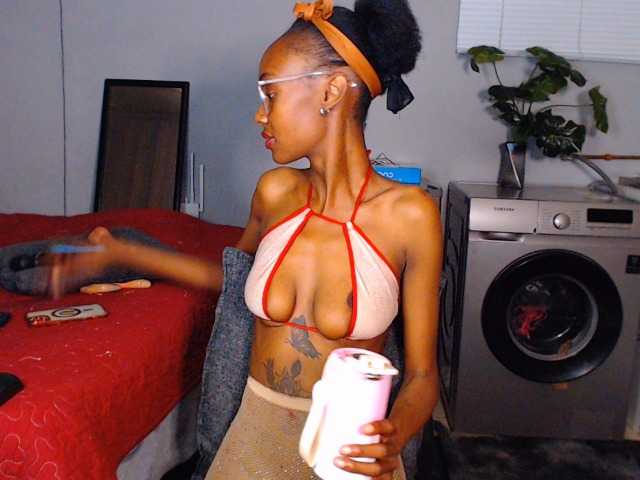 Sexybellaa22 live cam on BongaCams
