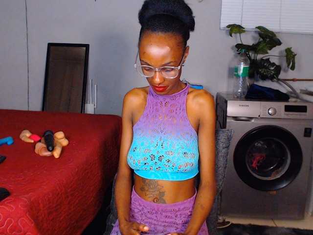 Sexybellaa22 live cam on BongaCams