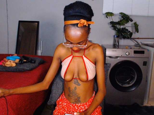 Sexybellaa22 live cam on BongaCams