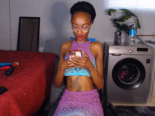 Sexybellaa22, live now on BongaCams