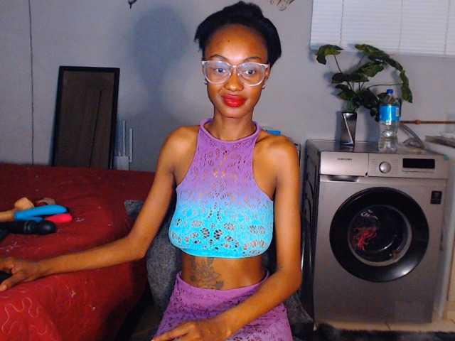 Sexybellaa22 live cam on BongaCams