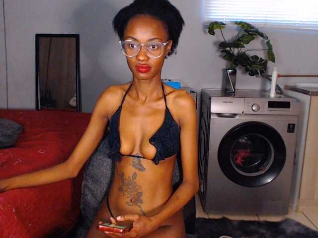 Sexybellaa22 live cam on BongaCams