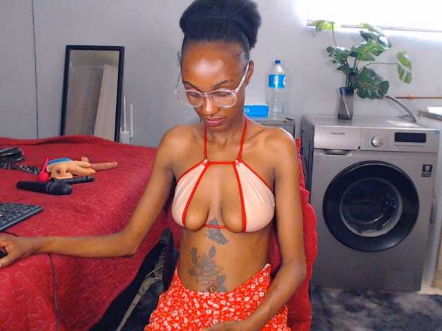 Sexybellaa22 live cam on BongaCams