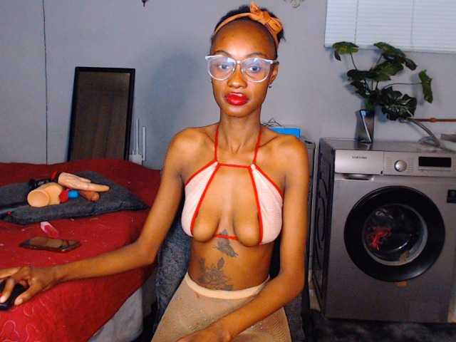 Sexybellaa22 live cam on BongaCams
