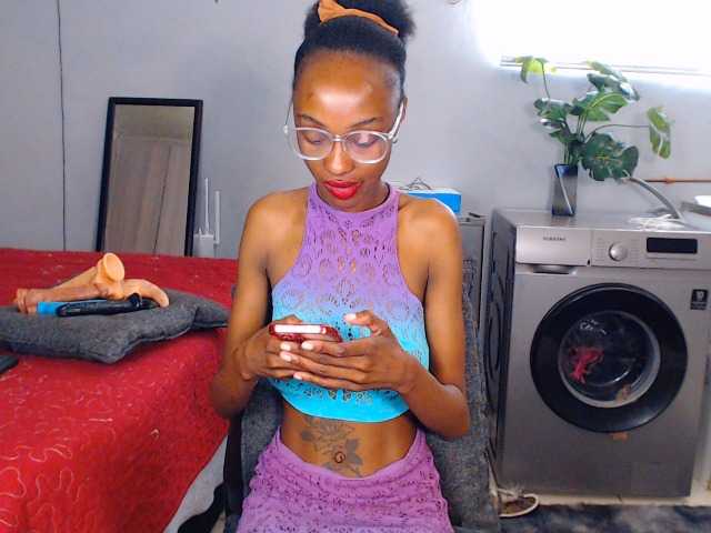 Sexybellaa22 live cam on BongaCams