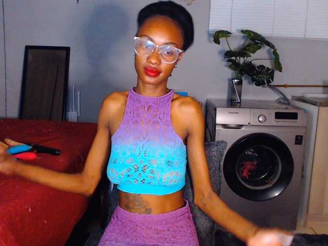 Sexybellaa22 live cam on BongaCams