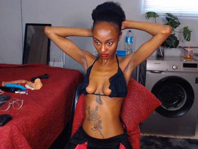 Sexybellaa22 live cam on BongaCams
