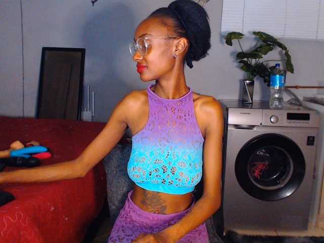 Sexybellaa22, live now on BongaCams