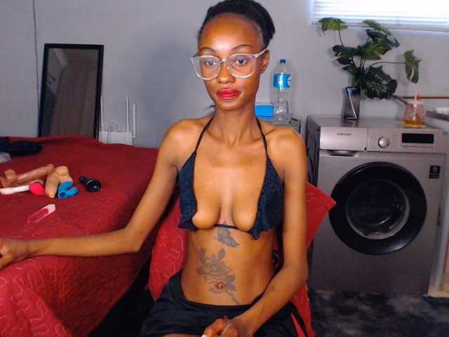 Sexybellaa22 live cam on BongaCams